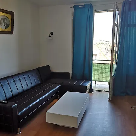 Apartment Avec Terrasse *
